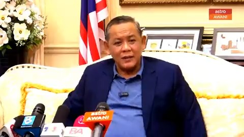 "Itu cadangan dio, semua berpandangan begitu supaya kita berpecah-belah, tidak saling hormat-menghormati - Datuk Seri Aminuddin Harun tempelak Datuk Seri Ahmad Faizal Azumu #AWANInews #6NegeriMemilih