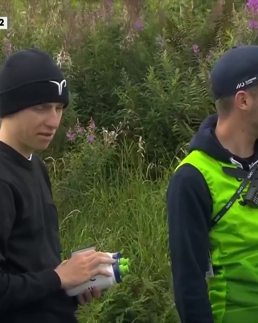 🇸🇮 Tadej Pogačar soigneur for a day 🤙 #GlasgowScotland2023