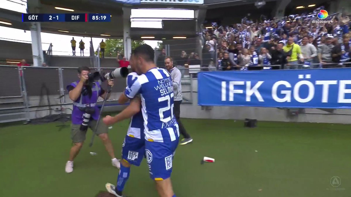 IFK Göteborg har vänt mot Djurgården! Lagkapten Marcus Berg sätter 2-1-målet! 🔵⚪ Se matchen på