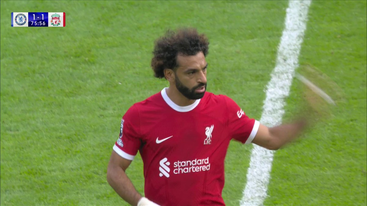 Mo Salah is NOT happy with being subbed off 😳