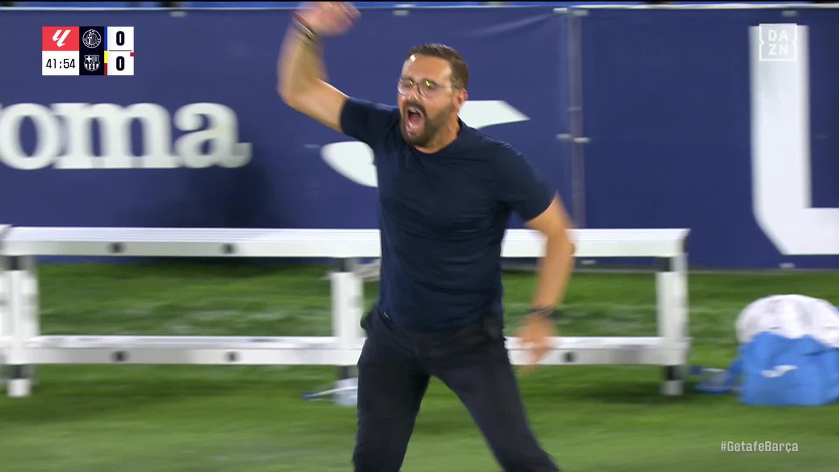Pepe Bordalás y su reacción al codazo de Raphinha 👀 #LALIGAenDAZN ⚽