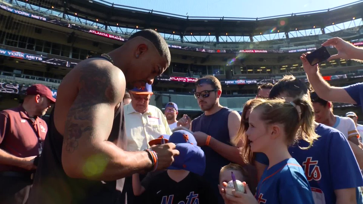 Francisco Lindor signs some autographs pregame