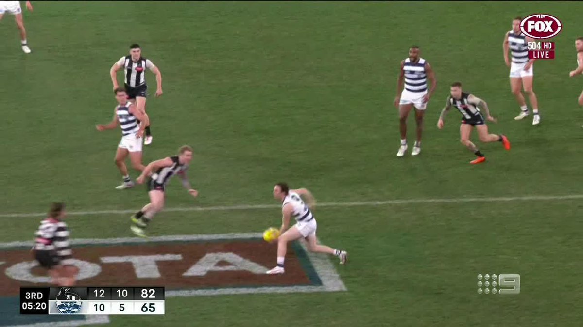 "He panicked, time and time again" Matthew Lloyd's blunt assessment of a young Cat who 'let himself down' in the loss to the Magpies. #9FootyClassified | Channel 9 📺