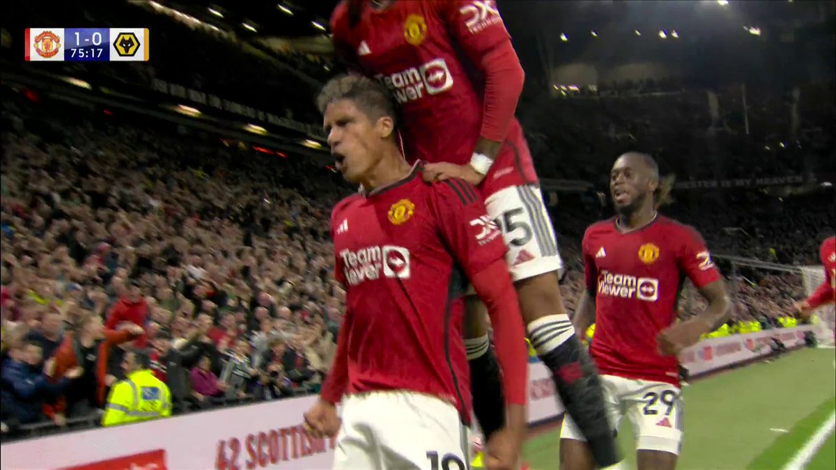 VARANE HEADS HOME! ⚡ Manchester United LEAD! Those celebrations! 🔴