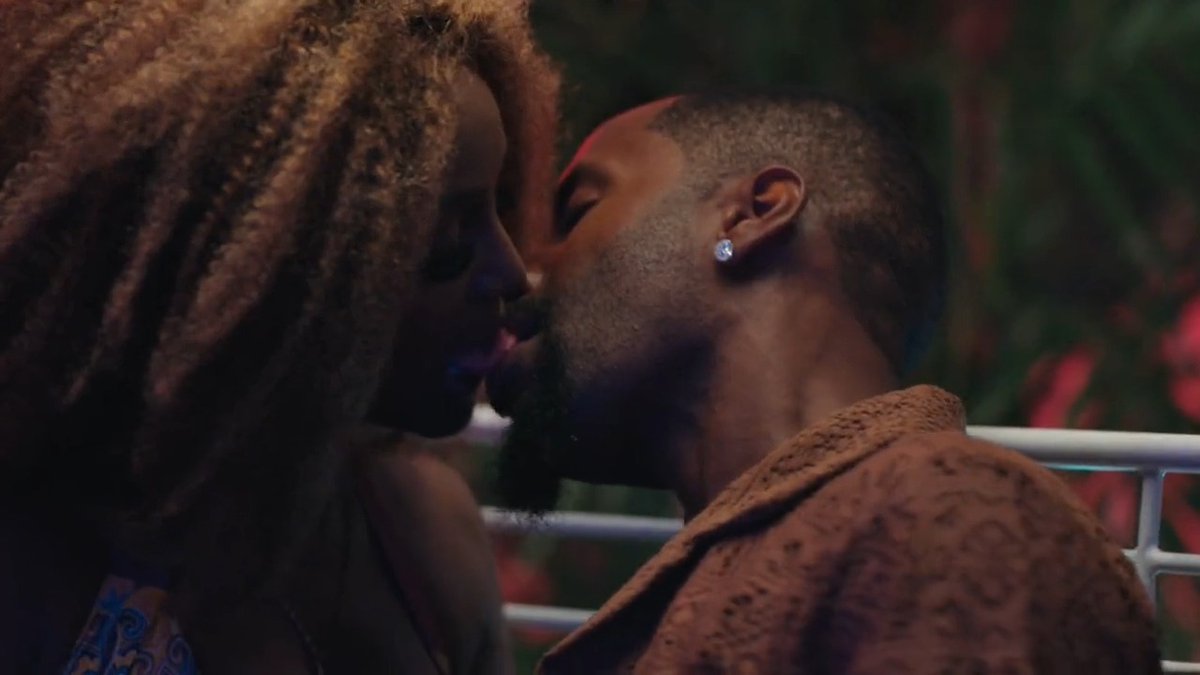 Looks like the rumors are TRUE! ✅ How y'all feel about Amara & Safaree? 💘👀 #LHHMIA