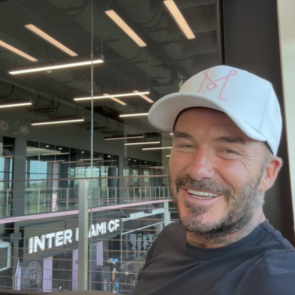 We received a very special message ahead of our #FIFAWWC semi-final... 😍 Thank you, David Beckham (+ Harper)! 🙌