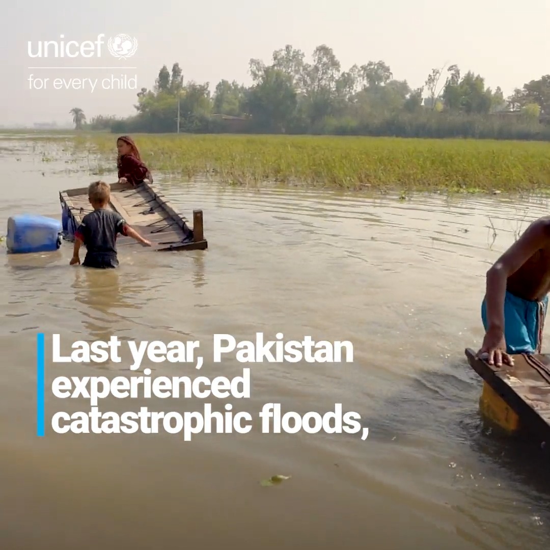 1 year after the devastating #FloodsInPakistan, children & families are struggling to rebuild their lives. UNICEF is responding since day 1. We need more support to scale up recovery efforts & ensure children access the services they need to thrive. #ForEveryChild, every right.