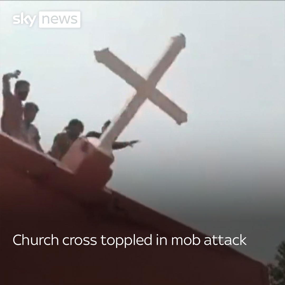 Videos on social media showed mobs attacking churches and homes in the Christian community in Punjab province’s Jaranwala. Read more 👉