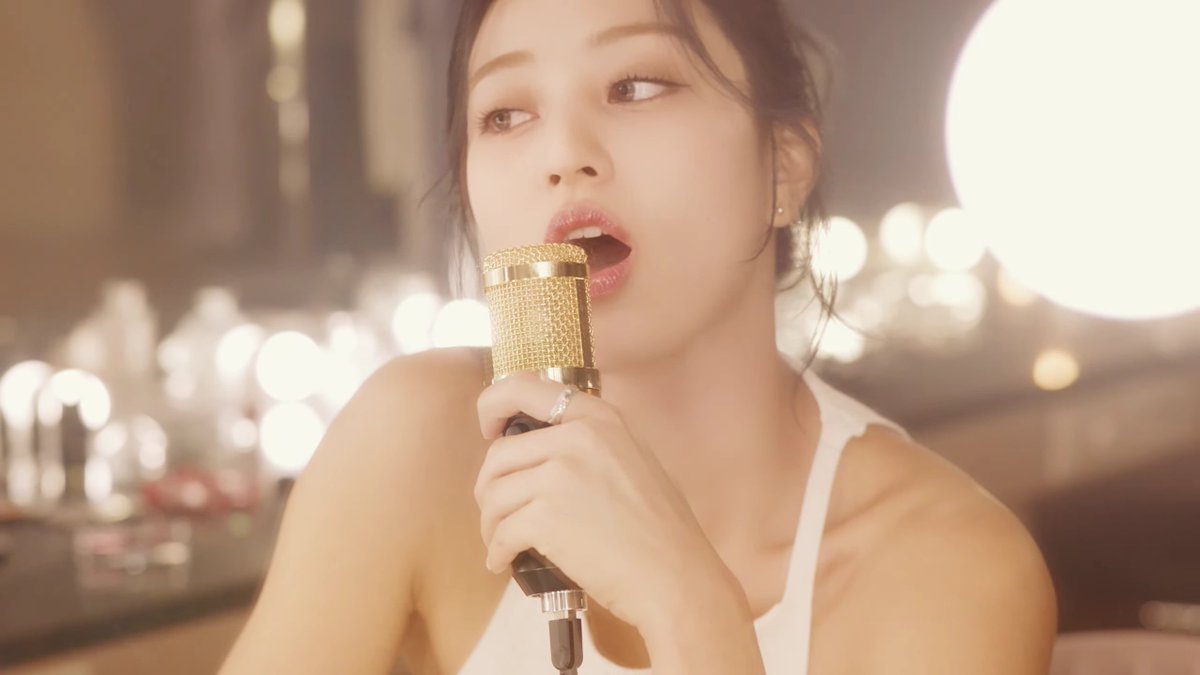 JIHYO IS PERFORMING CLOSER ALONG WITH KILLIN' ME GOOD ON MUSIC SHOWS, FINALLY BSIDE PROMOS