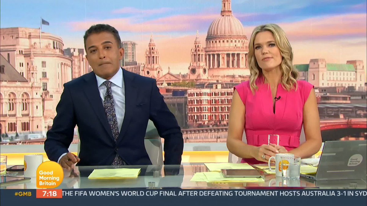 Are you stirring your tea correctly this morning? 🫖🤣