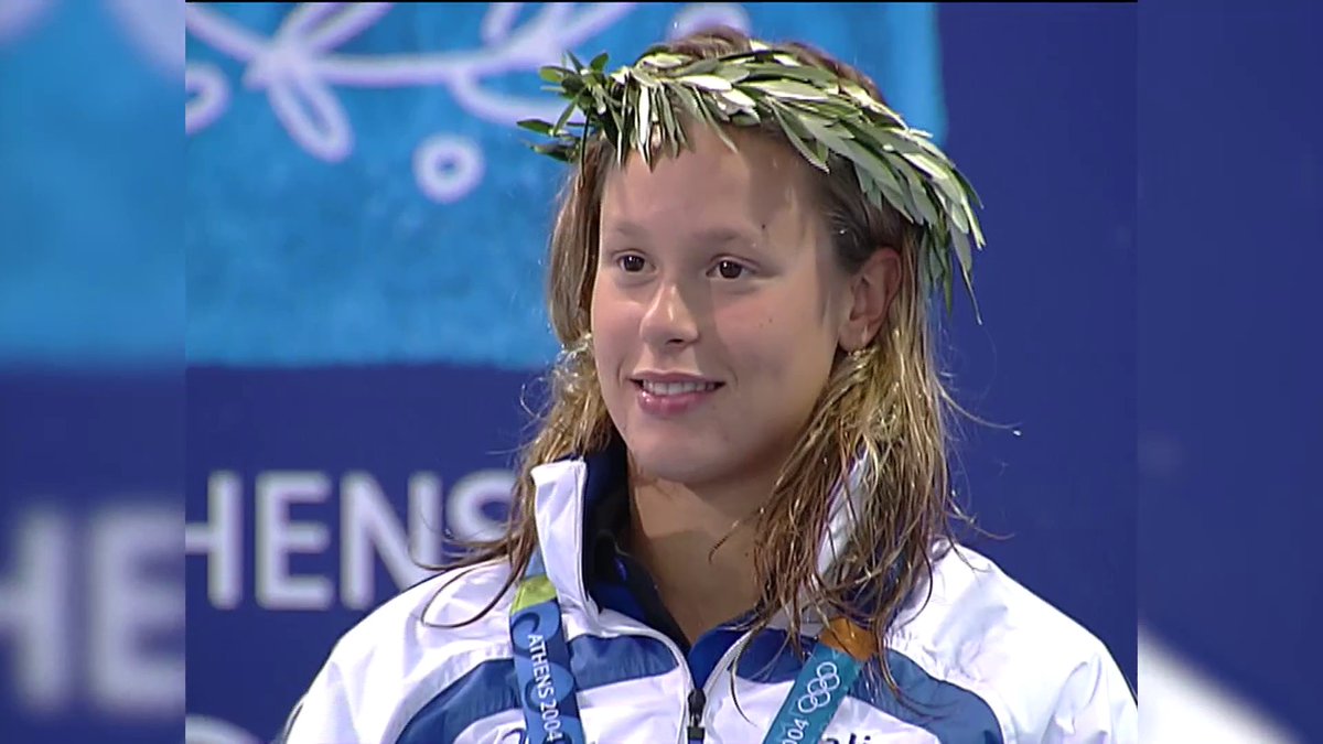 Il 17 agosto di 19 anni fa il mondo scopriva la Divina ✨🏊‍♀️ Ad Atene 2004, a soli 16 anni, Federica Pellegrini conquistava la medaglia d'argento nei 200 stile 🇮🇹🥈 #Nuoto #Olimpiadi #Olympics Federica Pellegrini