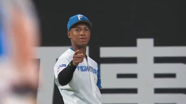 エリア66‼脅威の肩🔥🔥 #万波中正 #新時代 #lovefighters 🎵9月は芸術の秋！音祭開催🎵 👉
