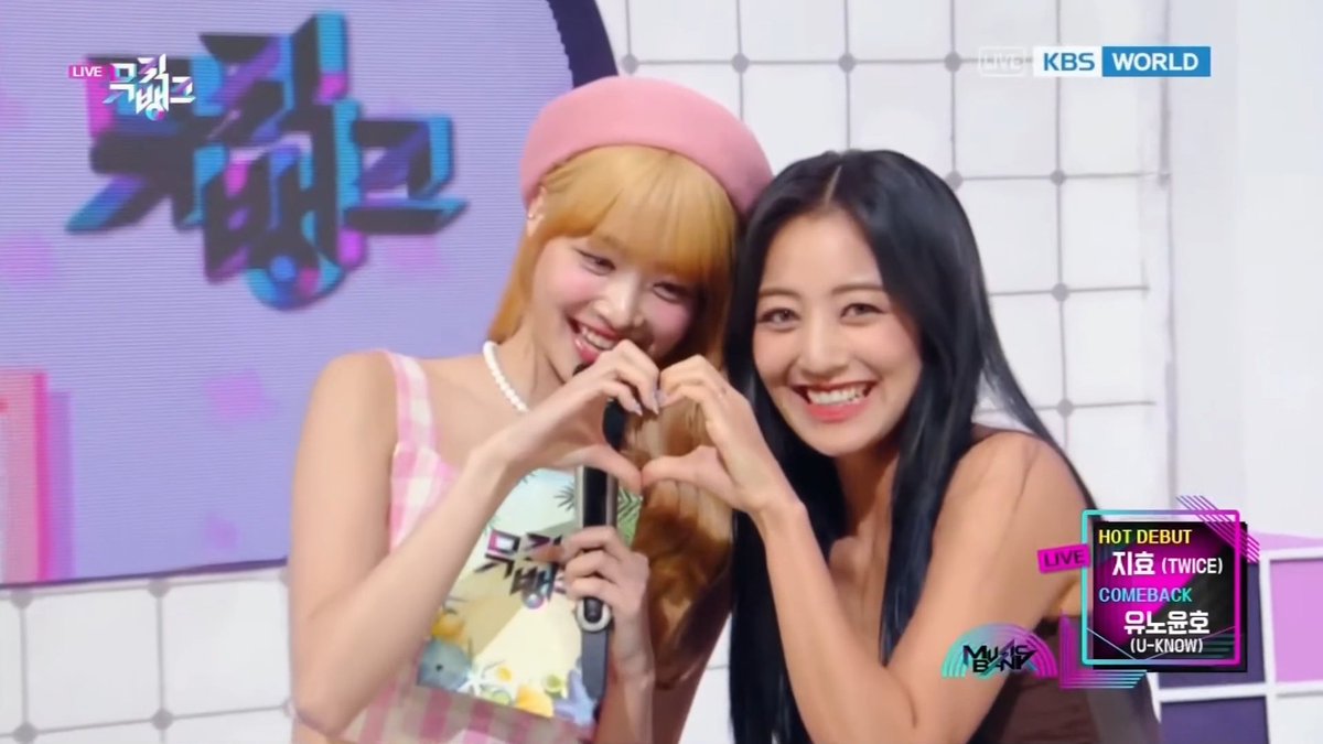 Jihyo and LE SSERAFIM Eunchae dancing to Killin' Me Good and making a heart together 🫶