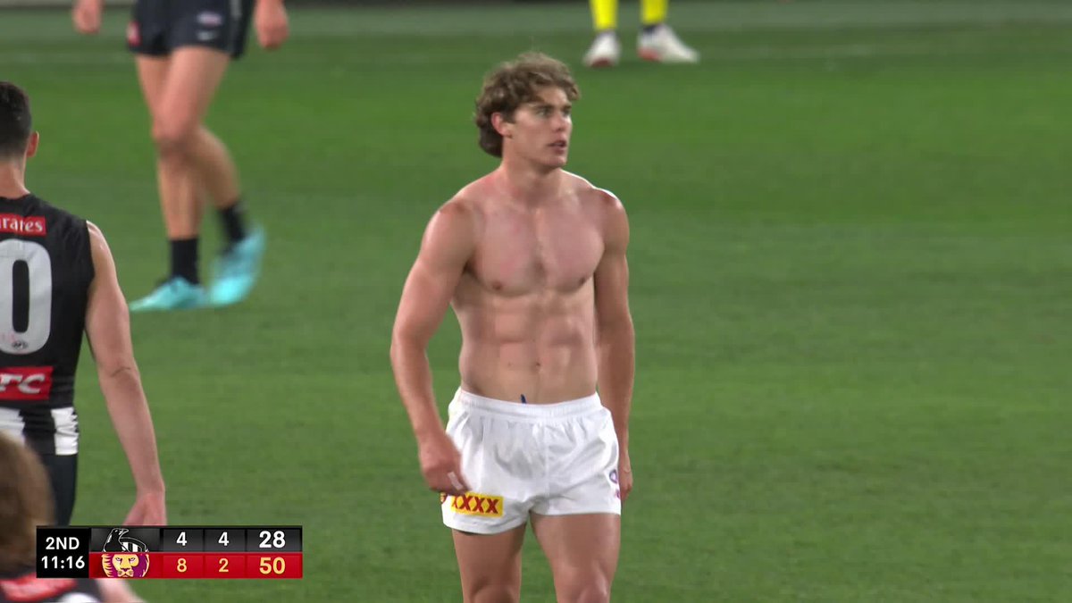A bit chilly for this look! #AFLPiesLions