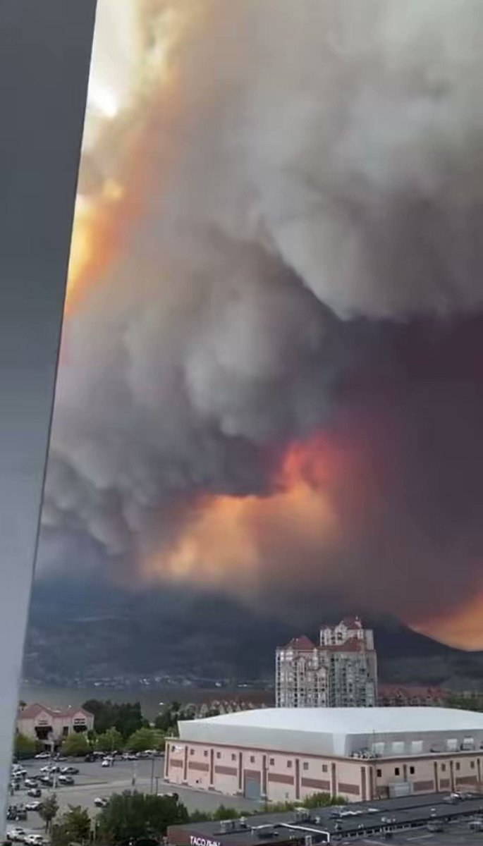 This is Kelowna, Canada. What do you tell your kids in this situation? It’s not just a rhetorical question. It’s something all parents are going to have to tell their kids as the fires, floods and famine reach their doors. #ClimateEmergency