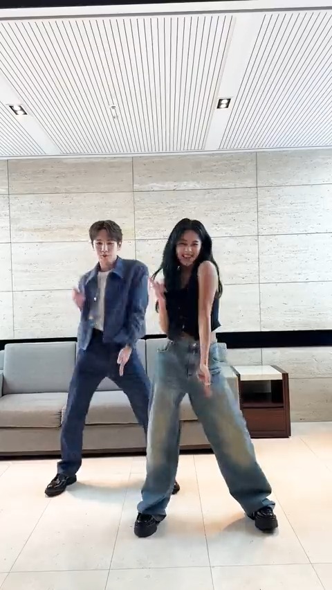 #KillinMeGood Challenge with #Key 🔥Listen "Killin' Me Good" #TWICE #트와이스 #JIHYO #지효 #ZONE