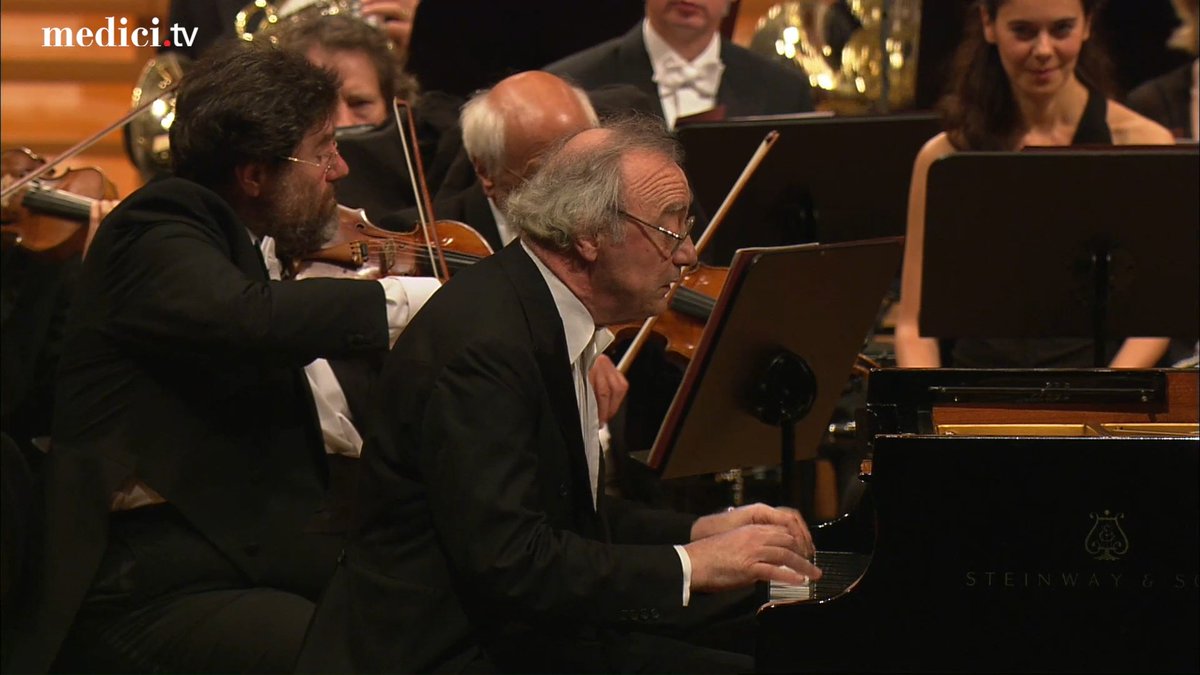❤️🎹 How wonderful it is to witness two tremendous musicians share the stage: Claudio Abbado and Alfred Brendel perform Beethoven's Piano Concerto No. 3 at the Lucerne Festival! ❤️🎹