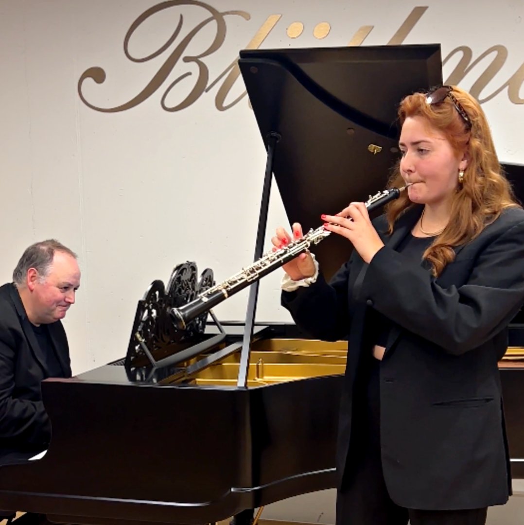 Morricone’s much-loved ‘Gabriel’s Oboe’, in a father-daughter duet… Tim Lihoreau was joined by his daughter, Daisy, at Blüthner Piano Centre in London. Hear more great music with Tim, every weekday morning from 6am on Classic FM. 🎶