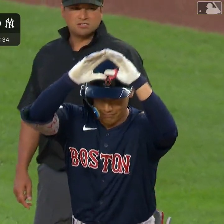 Now Yoshida makes it SEVEN in the Bronx 😯 Red Sox