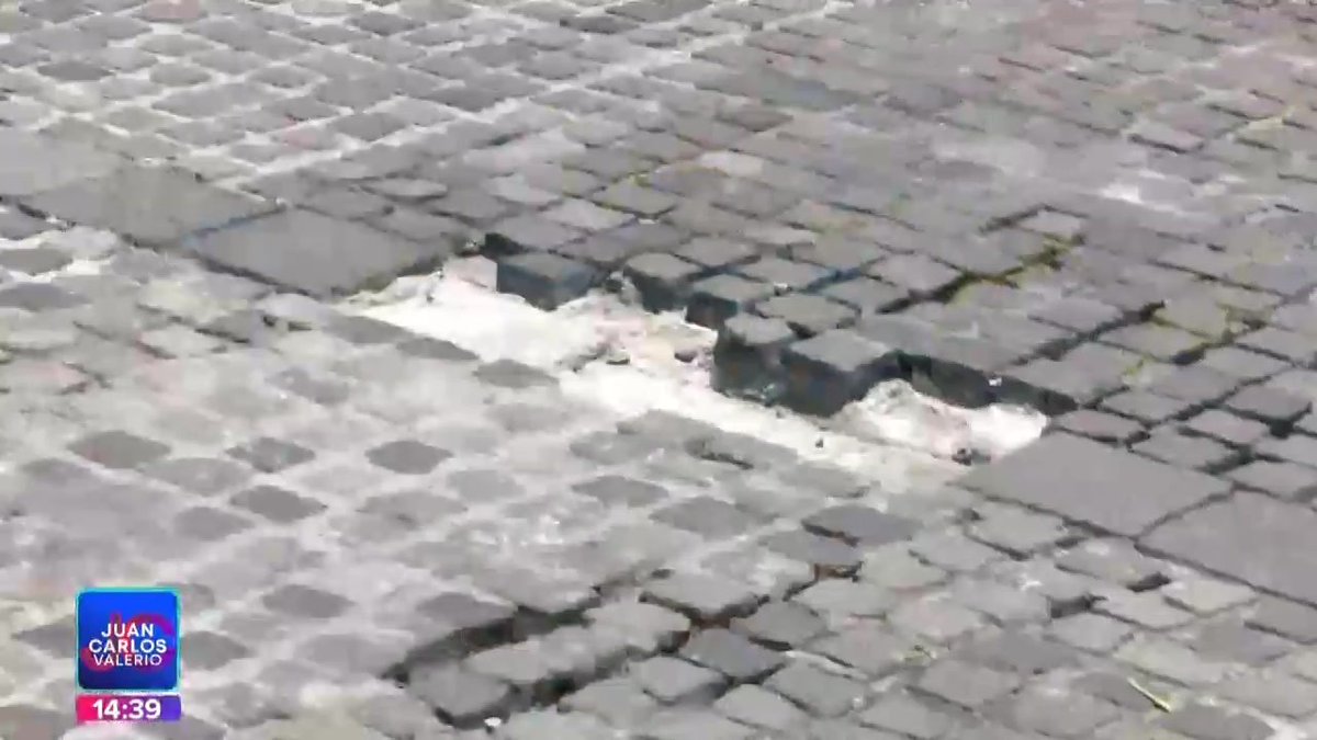 En la Avenida Juárez se encuentran tramos en pésimas condiciones. 🚨🚨