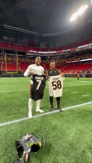 Teammates reunited under the Friday Night Lights 🧡 Bijan Robinson | joseph ossai | Texas Football