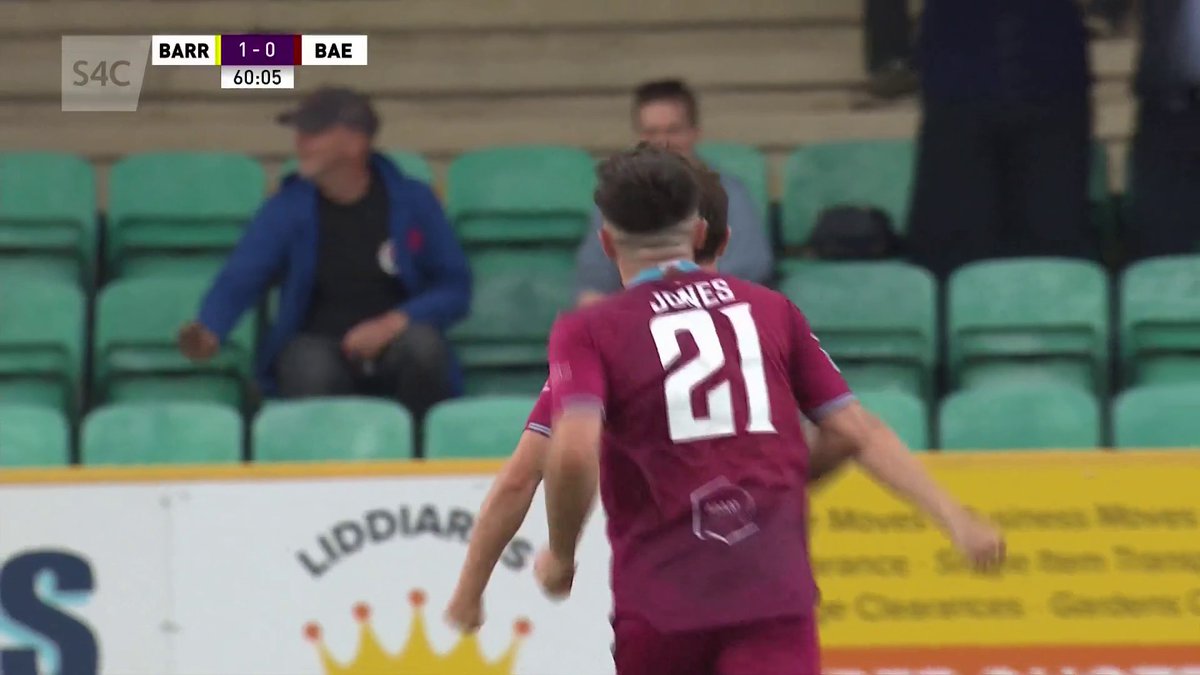 A screamer from Creamer 😏 🕊️ Colwyn Bay FC 🏴󠁧󠁢󠁷󠁬󠁳󠁿 are level at Jenner Park! #JDCymruPremier