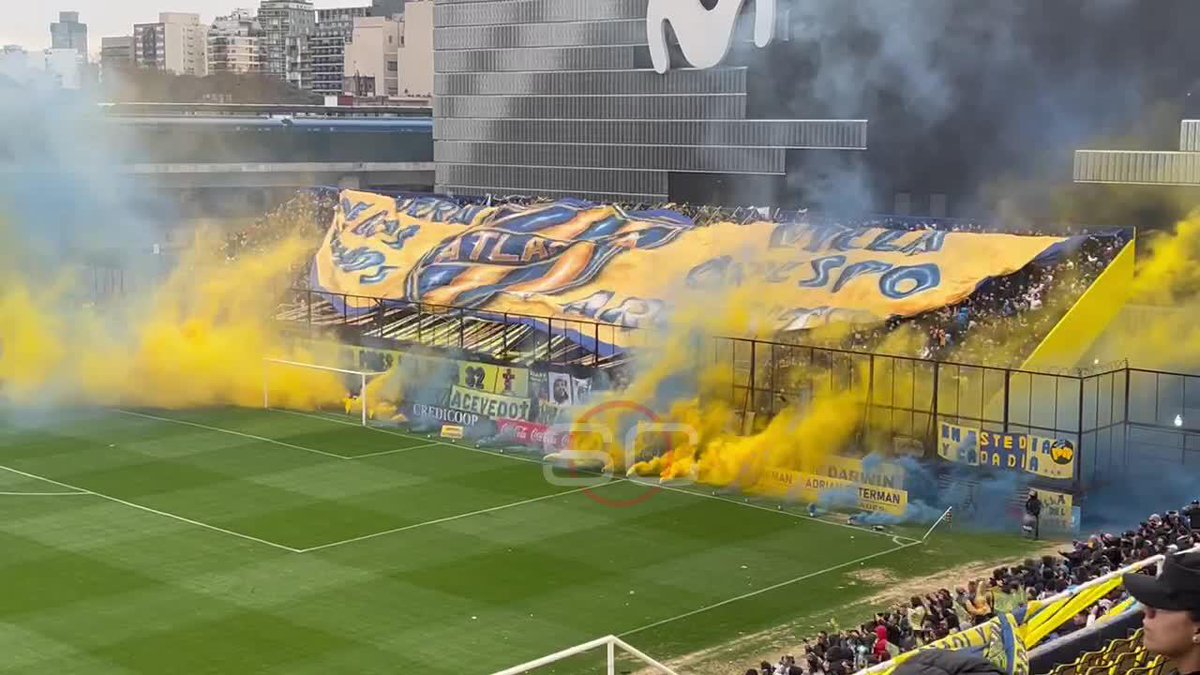 IMPRESIONANTE RECIBIMIENTO PARA Club Atlético Atlanta EN EL CLÁSICO ANTE CHACARITA.