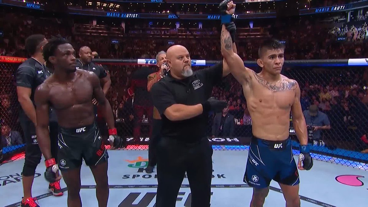 Mario Bautista by unanimous decision! @Bautista_MMA takes the win over Da'Mon Blackshear on the #UFC292 main card 👊