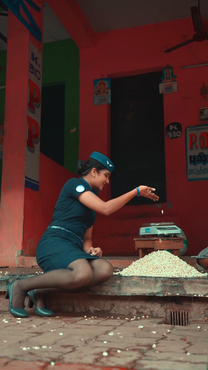 Come explore #Madurai with us. #6ETours #goIndiGo #IndiaByIndiGo #CityTour #TamilNadu Disclaimer: This video emphasises the craftsmanship of assembling a temple using visual effects.