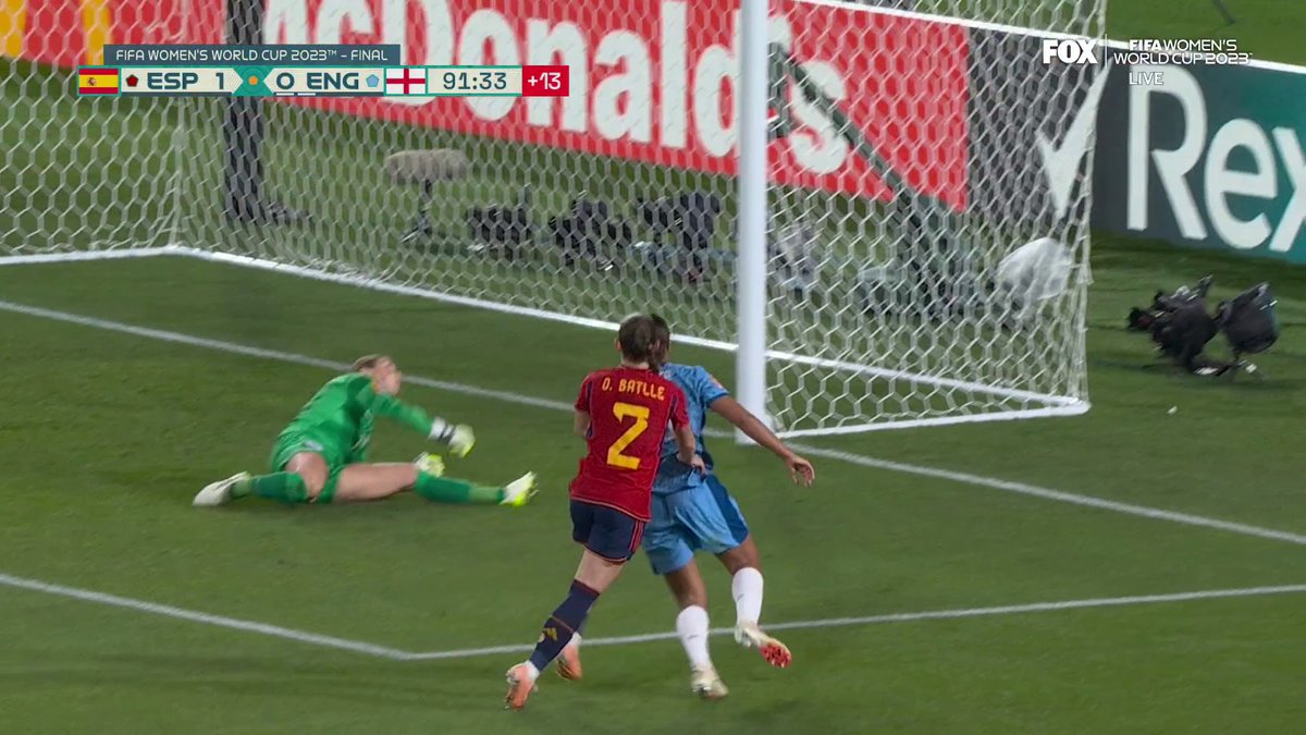 Mary Earps is keeping England in this 🧤 (via FOX Soccer)