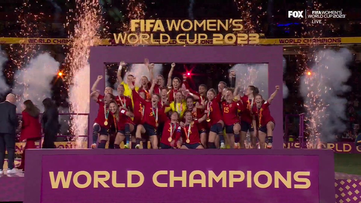 SPAIN LIFTS THE 2023 FIFA WOMEN'S WORLD CUP TROPHY 🏆🇪🇸