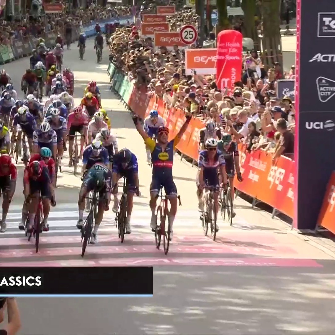 Probably the craziest finale of the year! 😱 The peloton didn't seem strong enough to bring back the attackers so Mads Pedersen went solo in the last km, caught them and won the BEMER Cyclassics! MAD/S! #BEMERCyclassics