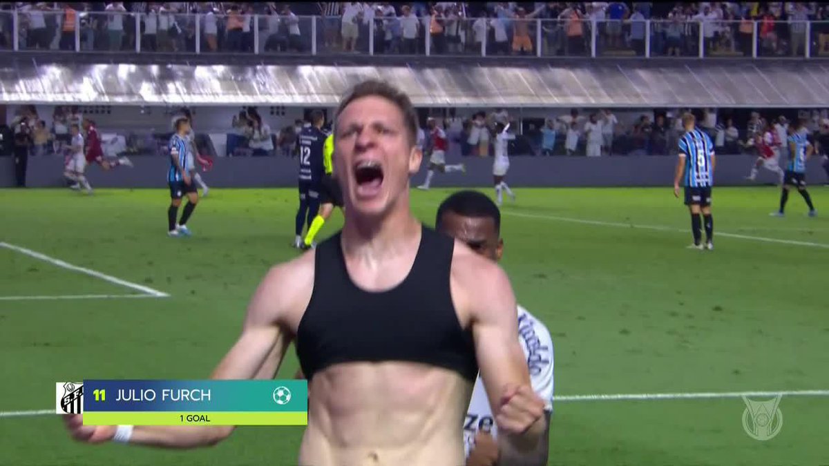 Increíble: todo Gremio pensó que la pelota se había ido. Se descuidaron, salió el contraataque y Santos se puso 2-1 a los 89'. Ganaron con este gol.