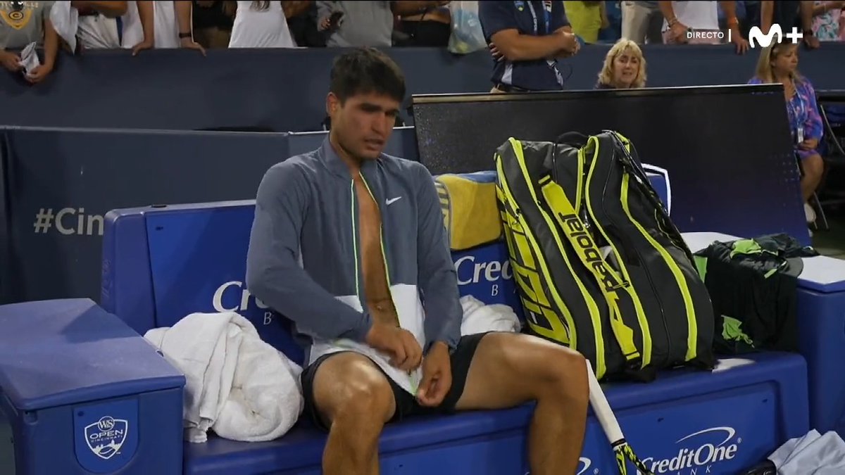 Estas lágrimas nos duelen. Estas lágrimas deben ser de orgullo. Gracias por hacernos disfrutar, Carlos Alcaraz. #LaPistaDelTenis