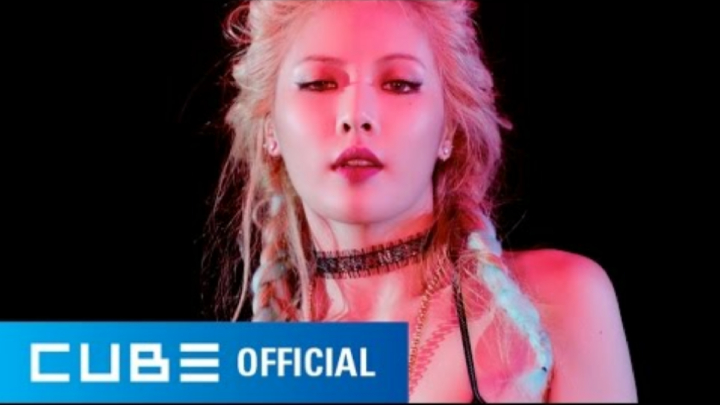 Simplesmente um marco! Há 8 anos, HyunA lançava a icônica "Roll Deep". Viveram?