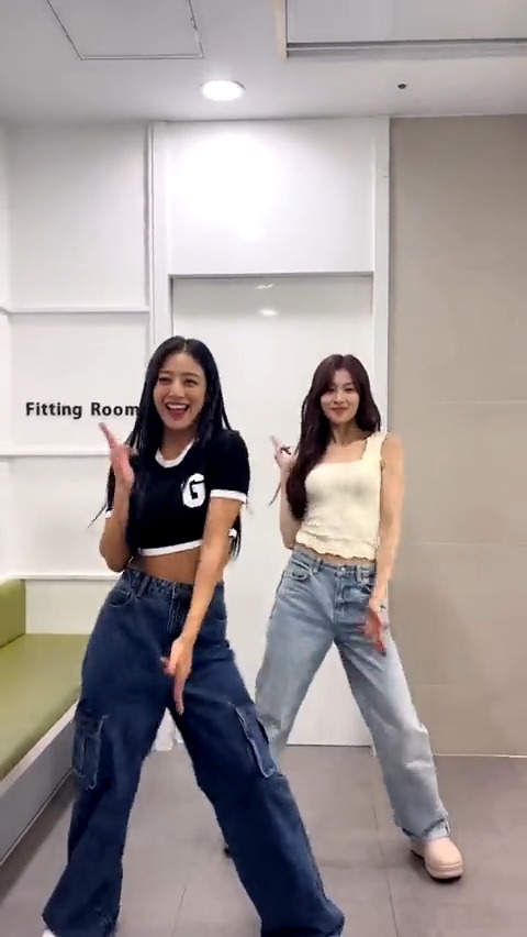 #KillinMeGood Challenge with #SANA 🔥Listen "Killin' Me Good" #TWICE #트와이스 #JIHYO #지효 #ZONE