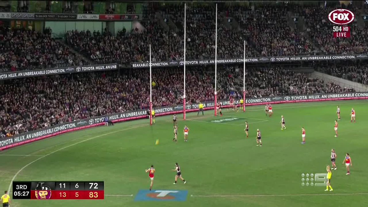 "He can see Hipwood is just rorting the rule that says you [the man on the mark] can't move." Matthew Lloyd says there needs to be a rule change for set shots taken from inside the forward 50. #9FootyClassified | Channel 9 📺