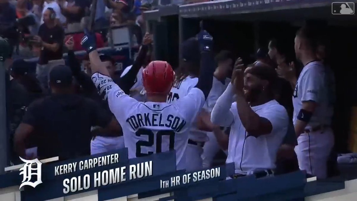 Back-to-back pitches. BACK-TO-BACK HOMERS!