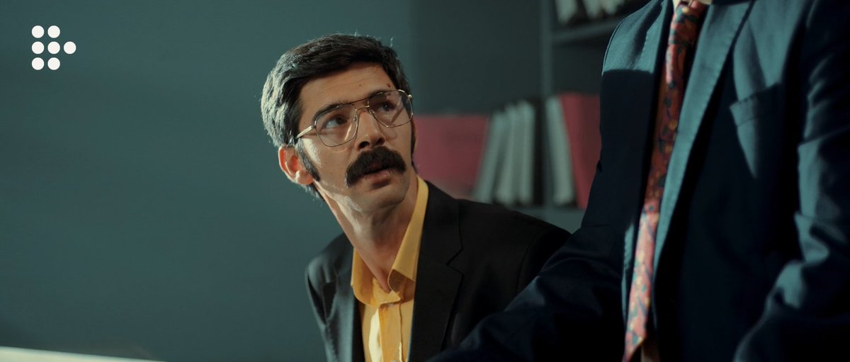 Aram Dildar, atandığı köy kayıtlarda da haritalarda da bulunamayan bir öğretmenin öyküsünü kara mizahla anlatıyor. Bu yıl İstanbul Film Festivali’nde En İyi Kısa Film seçilen ADRES / NAVNÎŞAN. Şimdi sadece MUBI’de.