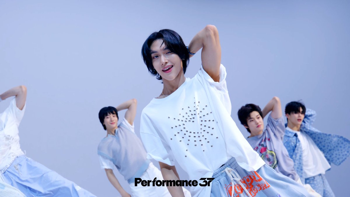 다양한 앵글로 즐기는 RIIZE의 청량 퍼포먼스! 잊지 못할 Memories가 곧 찾아옵니다໒꒱·°✧ 𝐌𝟐 𝐄𝐱𝐜𝐥𝐮𝐬𝐢𝐯𝐞 𝐏𝐞𝐫𝐟𝐨𝐫𝐦𝐚𝐧𝐜𝐞, '𝐏𝐞𝐫𝐟𝐨𝐫𝐦𝐚𝐧𝐜𝐞𝟑𝟕' RIIZE 'Memories' 8/23(WED) 11PM COMING SOON🤍 #Performance37 #RIIZE #Memories #라이즈 @riize_official