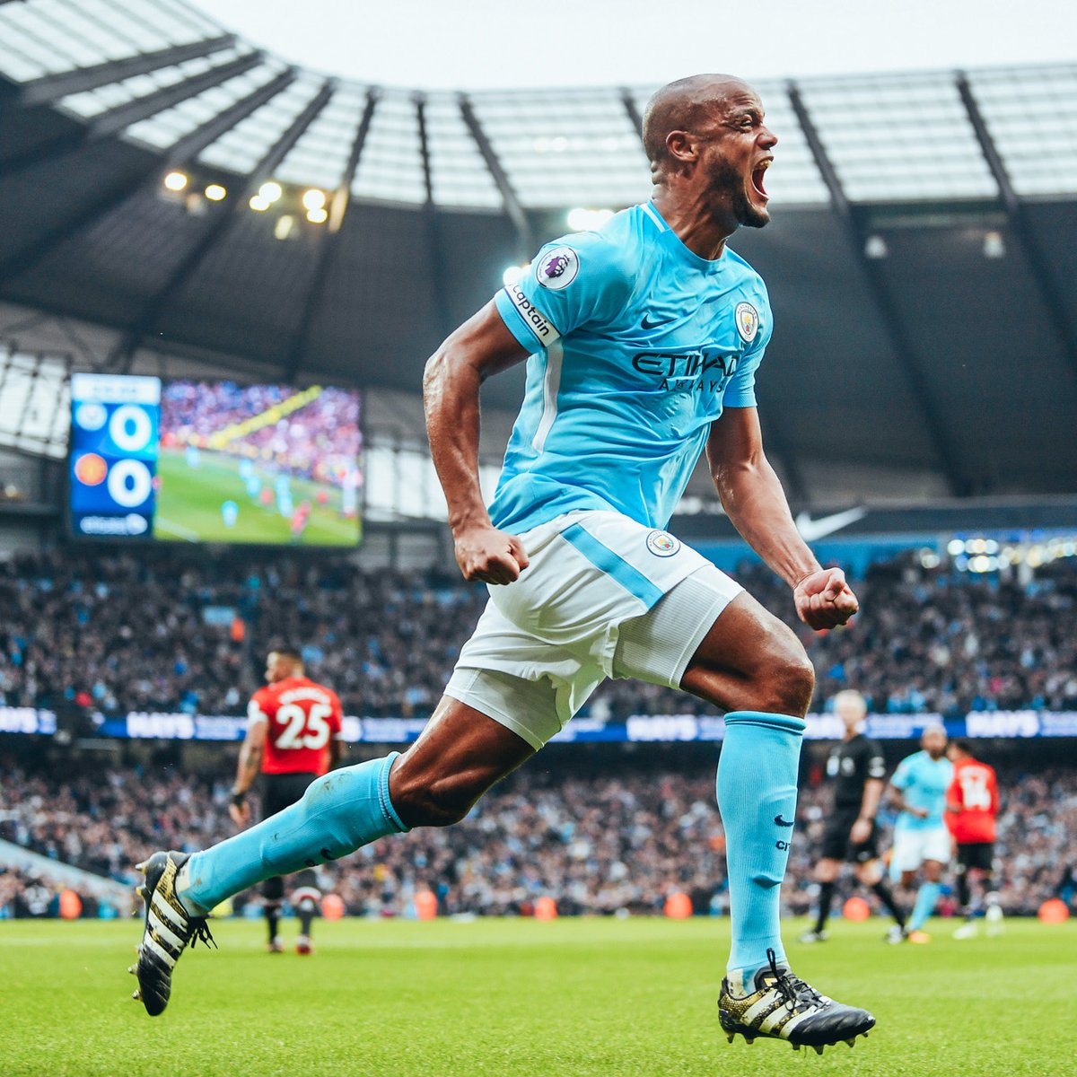 Sit back and enjoy Vincent Kompany's most memorable moments at City! 😍 🙌