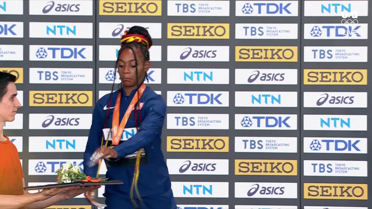 Sha'Carri Richardson was excited to receive her world championship medal. 😄 📺: USA Network &amp; Peacock | #WorldAthleticsChamps