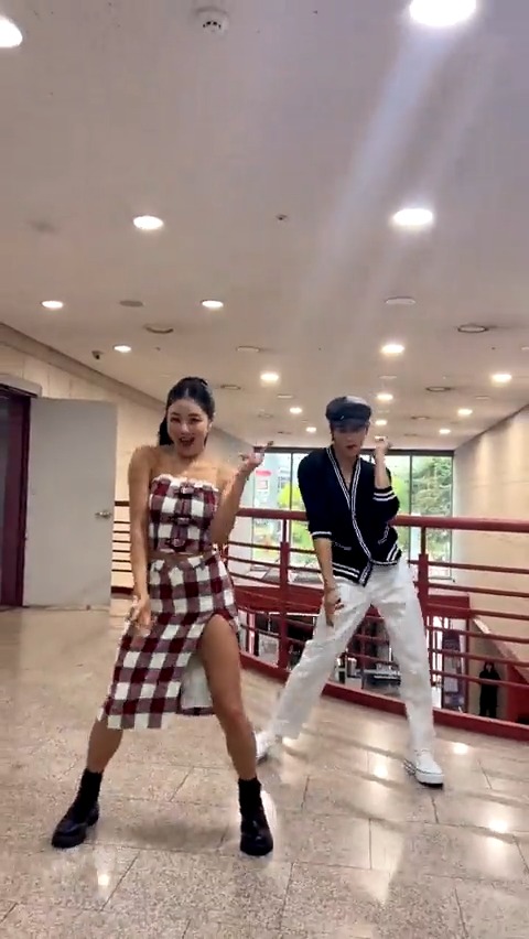 #KillinMeGood Challenge with #THEBOYZ #ERIC 🔥Listen "Killin' Me Good" #TWICE #트와이스 #JIHYO #지효 #ZONE