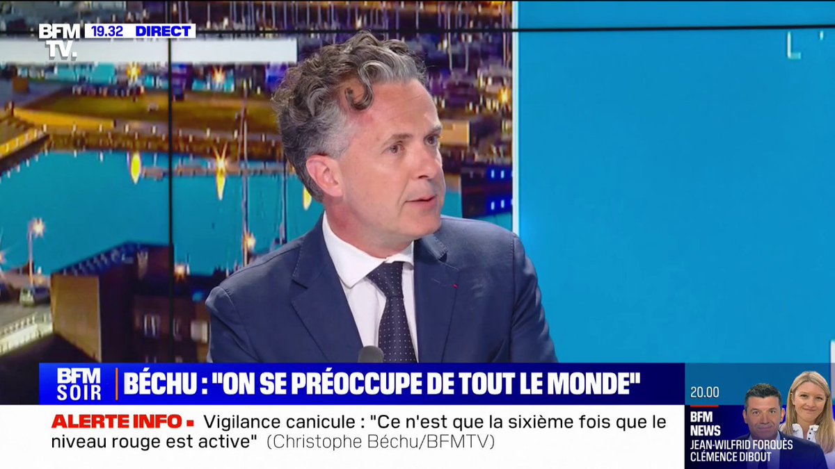 Bonjour Christophe Béchu Vous préconisez que les CHSCT se préoccupent des conditions de travail par temps de canicule. Je suis au regret de vous apprendre qu'ils ont été supprimés. Supprimés par Emmanuel Macron. En 2020. De rien.