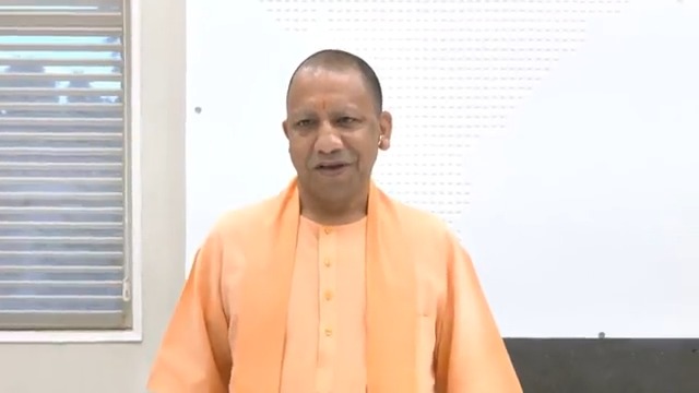 'वसुधैव कुटुंबकम्' के पवित्र भाव के साथ आज की इस सफलता के लिए ISRO के सभी वैज्ञानिकों और पूरे प्रदेश व देश वासियों को हृदय से ढेर सारी बधाई एवं शुभकामनाएं! जय हिंद!🇮🇳