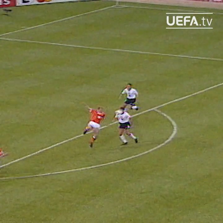 🇳🇱 Dennis Bergkamp's first touch was a thing of beauty 😍 #EURO2024