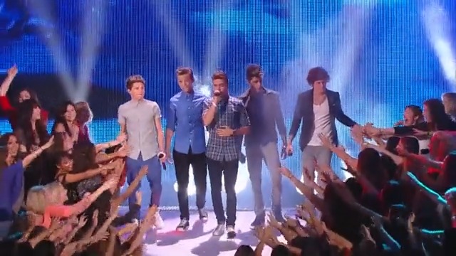 I can name A LOT more than one thing I love about One Direction’s debut #VMA performance ❤️