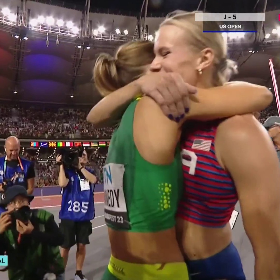 🤩 𝐂𝐎𝐌𝐌𝐄 𝐔𝐍 𝐀𝐈𝐑 𝐃𝐄 𝐃𝐄́𝐉𝐀̀ 𝐕𝐔 ! Il y aura deux championnes du monde à la perche ! Nina Kennedy et Katie Moon décident de se partager le titre ! 🙌 #WorldAthleticsChamps #Budapest2023