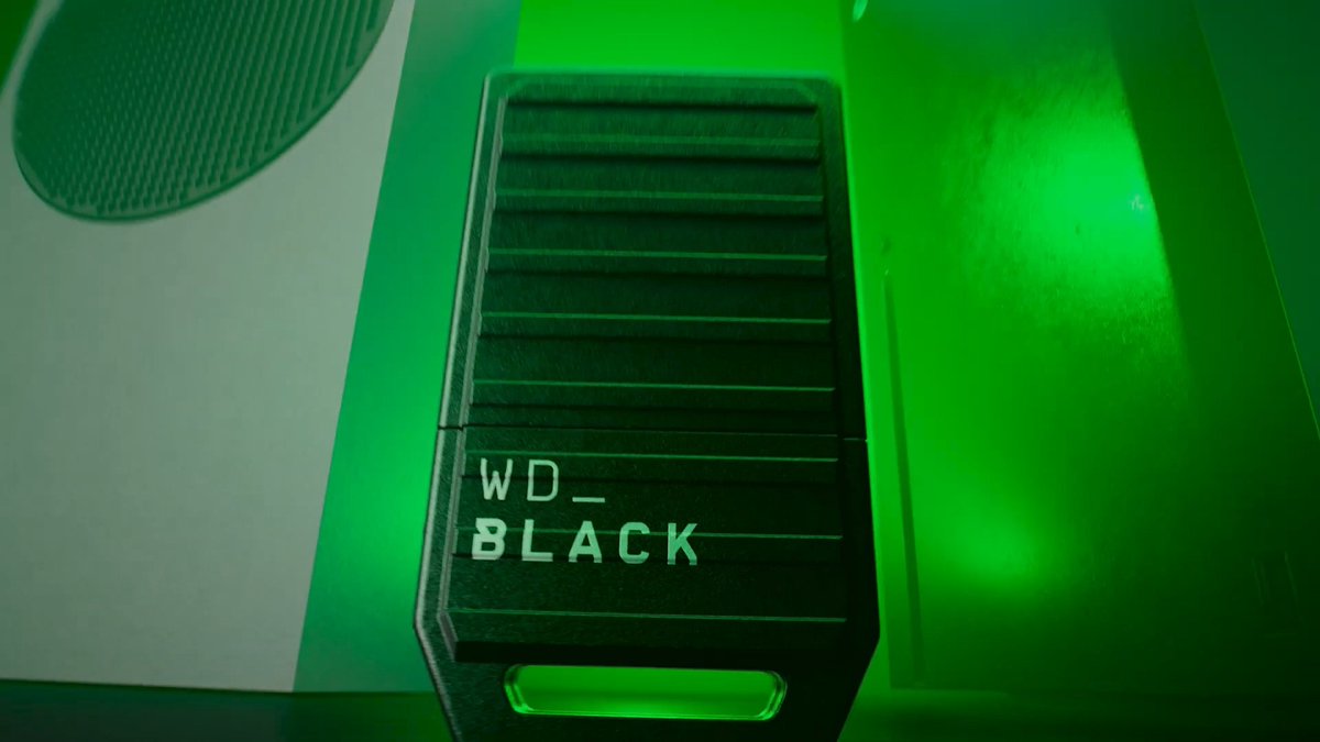 🚨GEWINNSPIEL🚨 Was wäre eine #Xboxgamescom ohne ein MEGA-GEWINNSPIEL? Genau, deshalb verlosen wir gemeinsam mit WD_BLACK ganz, ganz viel Speicher für eure Xbox! So macht ihr mit: 1. Xbox DACH folgen ✅ 2. Tweet liken + RT ❤️🔁 TNB 👉