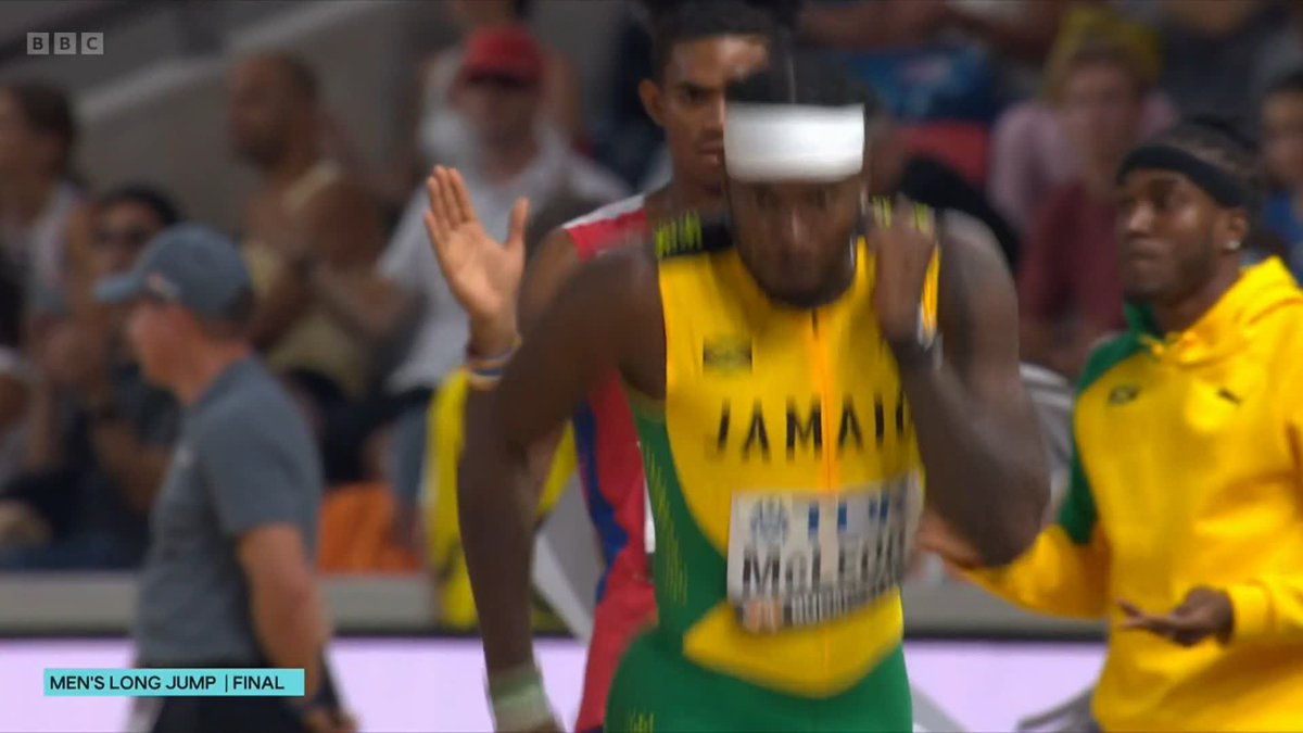 That did NOT go to plan for Jamaica's Carey McLeod ❌ #WorldAthleticsChamps